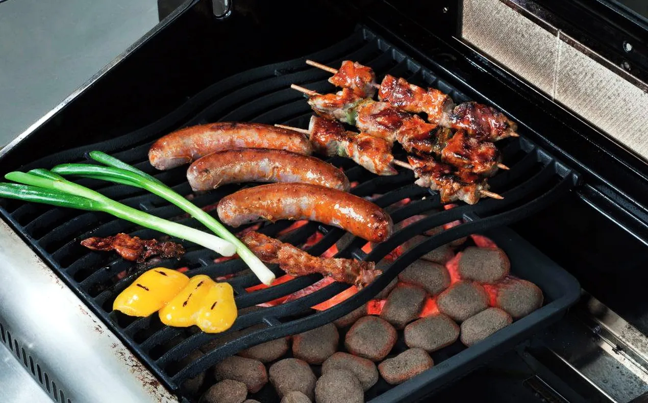 Как готовить на углях в газовом гриле?