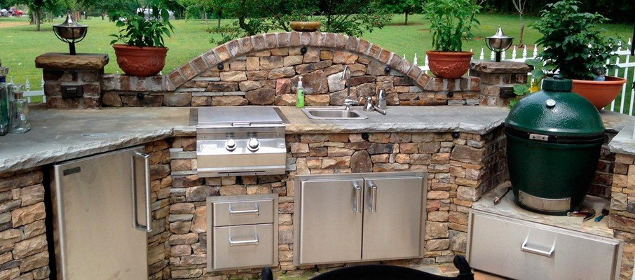 Летняя кухня, пристроенная к дому