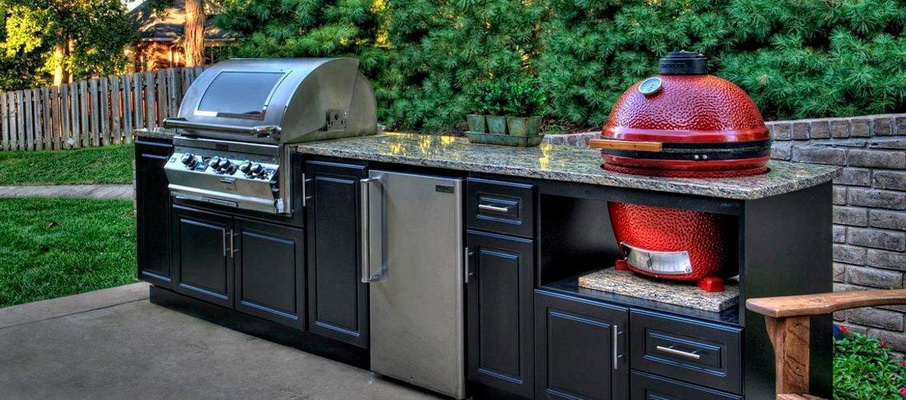 Простая летняя кухня на даче