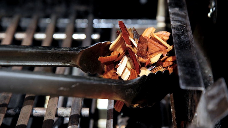 Выбор древесной стружки для копчения