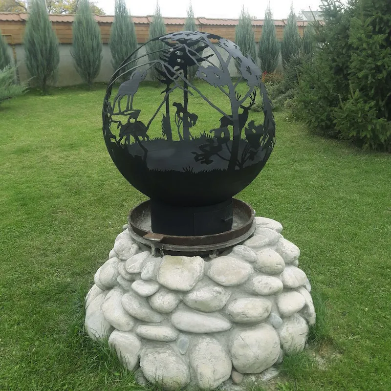 Уличный камин очаг-шар 